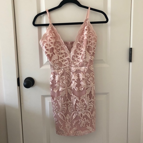 PrettyLittleThing Dresses & Skirts - pretty little thing lace bodycon dress